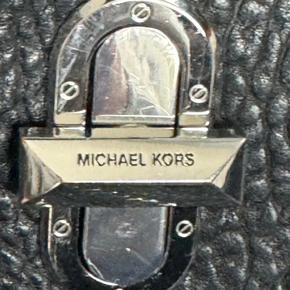 MICHAEL KORS UPTOWN ASTOR STUDDED LEATHER BAG Black